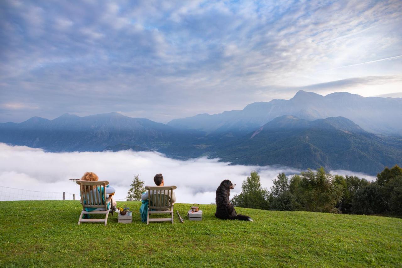 Nebesa Chalets Kobarid Buitenkant foto