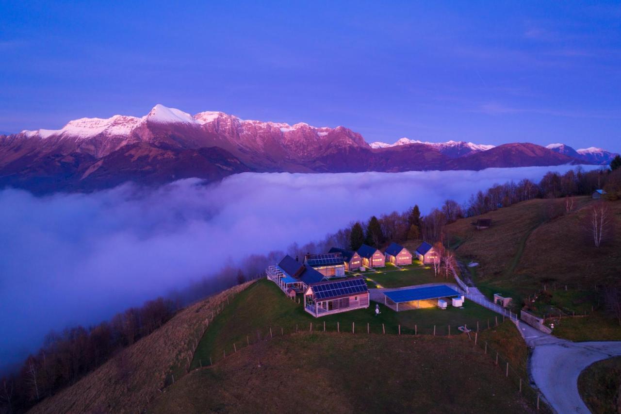 Nebesa Chalets Kobarid Buitenkant foto